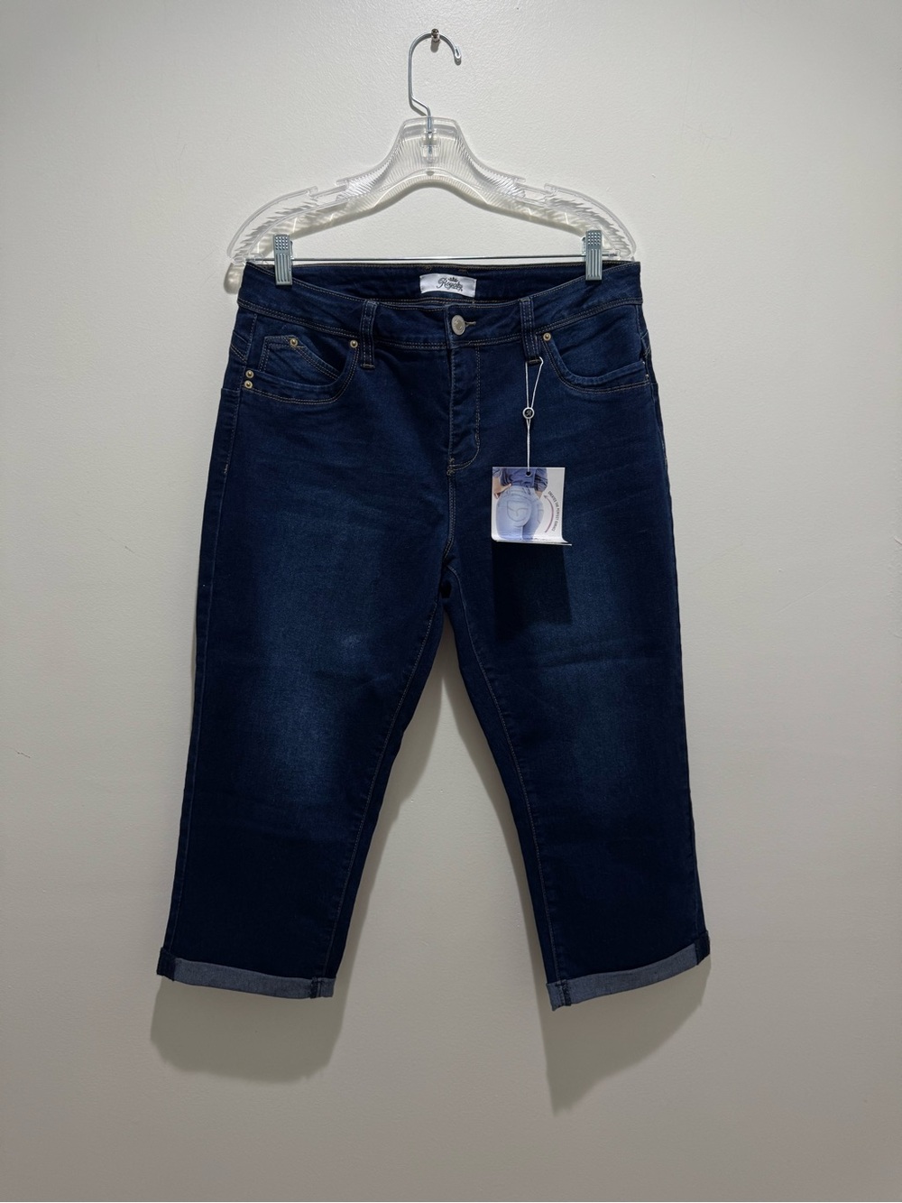 NWT Royalty For Me WannaBettaButt Dark Wash Capri Jeans Size 14 Stretch Denim